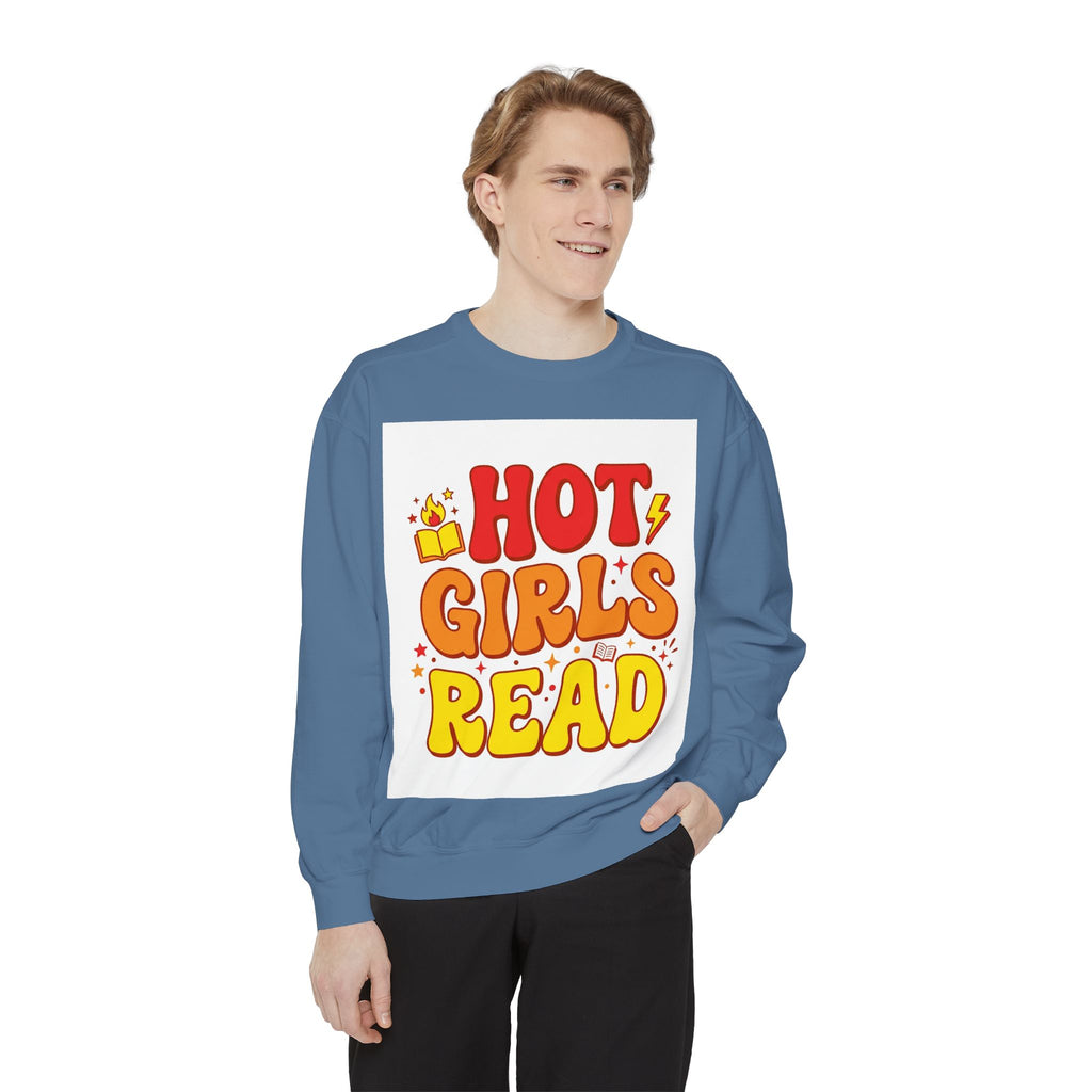 Hot Girls Read Sweatshirt – Book Lover Gift